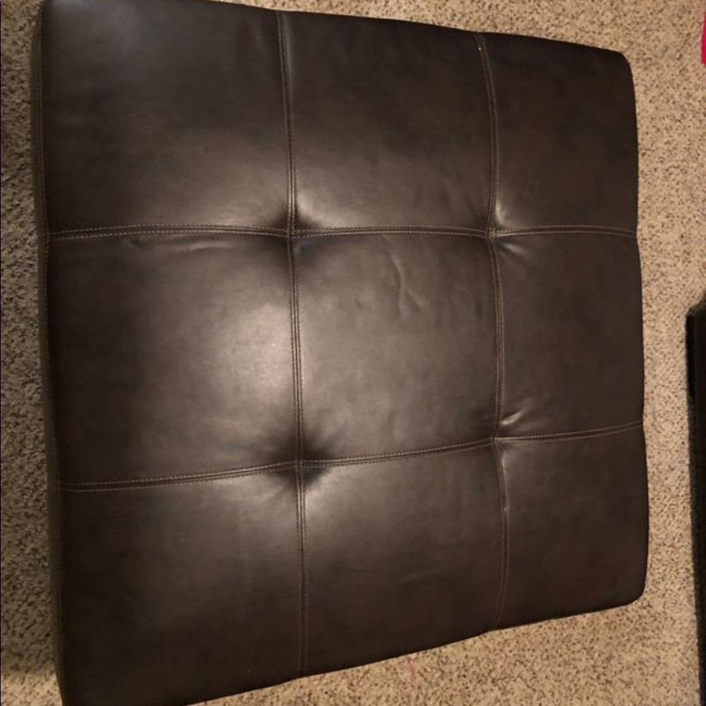 Ottoman with storage! 40 x 40’